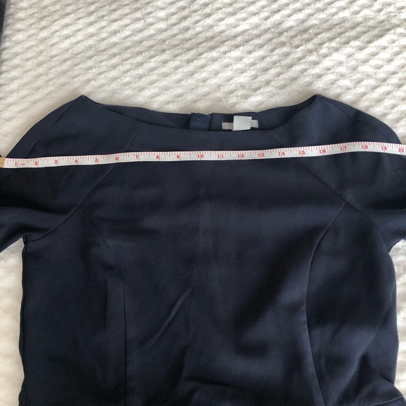 Gorgeous H&M long sleeved dress with side pockets - Picture 7 of 9